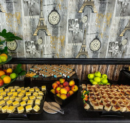 Restaurant_Buffet_1.jpg