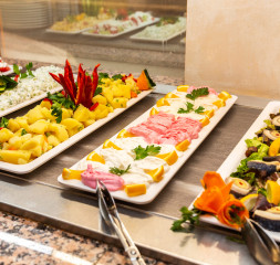 Restaurant_Buffet_1.jpg