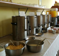 Restaurant_Buffet_1.jpg