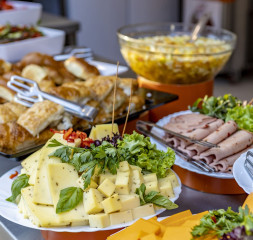Restaurant_Buffet_1.jpg