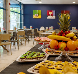 Restaurant_Buffet_1.jpg