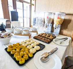 Restaurant_Buffet_1.jpg
