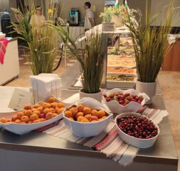 Restaurant_Buffet_2.jpg