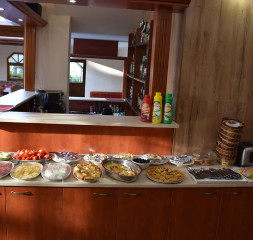 Restaurant_Buffet_2.jpg