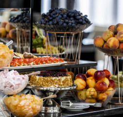 Restaurant_Buffet_2.jpg