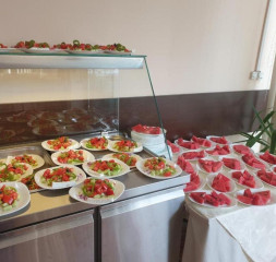 Restaurant_Buffet_2.jpg