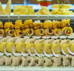Restaurant_Buffet_3.jpg