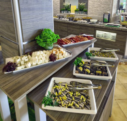 Restaurant_Buffet_3.jpg