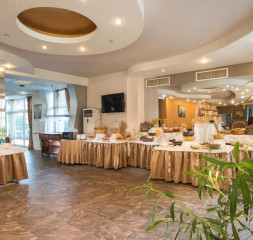 Restaurant_Buffet_3.jpg