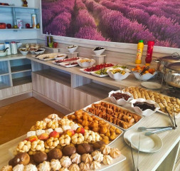 Restaurant_Buffet_3.jpg