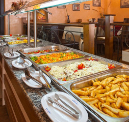Restaurant_Buffet_3.jpg