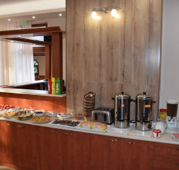 Restaurant_Buffet_3.jpg