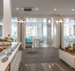 Restaurant_Buffet_3.jpg
