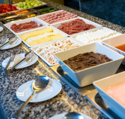 Restaurant_Buffet_4.jpg
