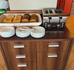 Restaurant_Buffet_4.jpg