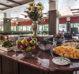Restaurant_Buffet_4.jpg