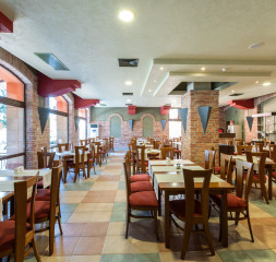 Restaurant_Buffet_A-La_Cart_1.jpg