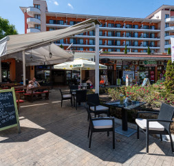 Restaurant_Buffet_A-La_Cart_4.jpg