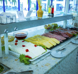 Restaurant_Buffet.jpg