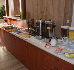 Restaurant_Buffet.jpg
