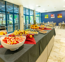 Restaurant_Buffet.jpg