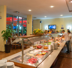 Restaurant_Buffet.jpg