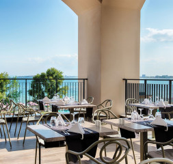Restaurant_Market_Cafe_Terrace_2.jpg