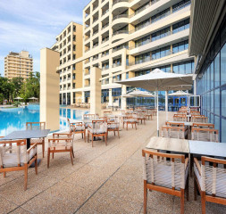 Restaurant_Outside.jpg