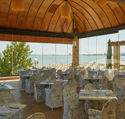 Restaurant_Seaside_Grill_2.jpg