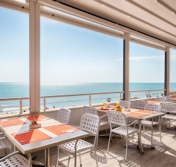 Restaurant_Terra_Cafe_Terrace_1.jpg