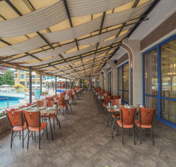 Restaurant_Terrace.jpg