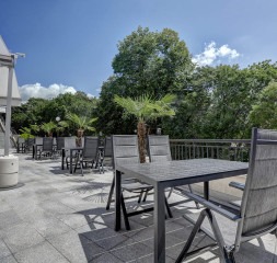 Restaurant_Terrace.jpg