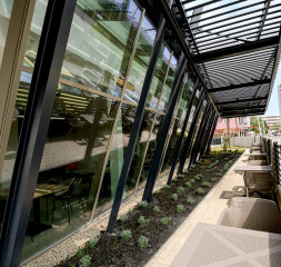 Restaurant_Terrace_1.jpg