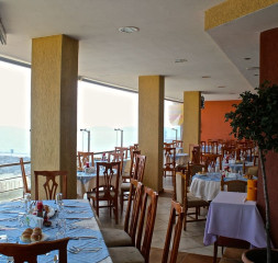 Restaurant_Terrace_1.jpg