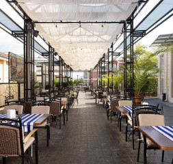 Restaurant_Terrace_1.jpg