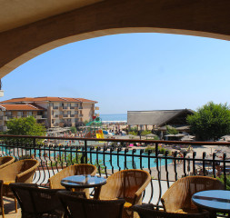 Restaurant_Terrace_1.jpg