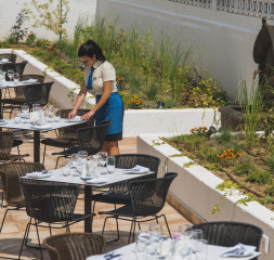 Restaurant_Terrace_1.jpg
