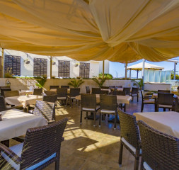 Restaurant_Terrace_1.jpg