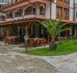 Restaurant_Terrace_1.jpg