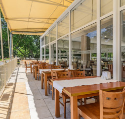 Restaurant_Terrace_1.jpg