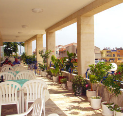 Restaurant_Terrace_1_.jpg
