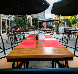 Restaurant_Terrace_1.jpg