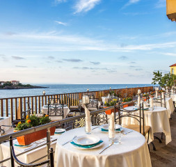 Restaurant_Terrace_1.jpg