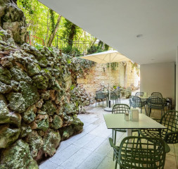 Restaurant_Terrace_2.jpg
