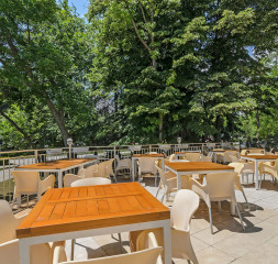 Restaurant_Terrace_2.jpg