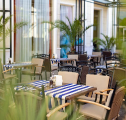 Restaurant_Terrace_2.jpg