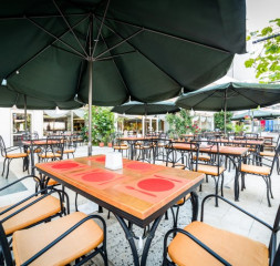 Restaurant_Terrace_3.jpg