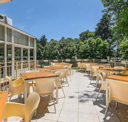 Restaurant_Terrace_3.jpg