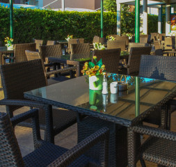 Restaurant_Terrace_3.jpg
