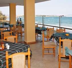 Restaurant_Terrace.jpg
